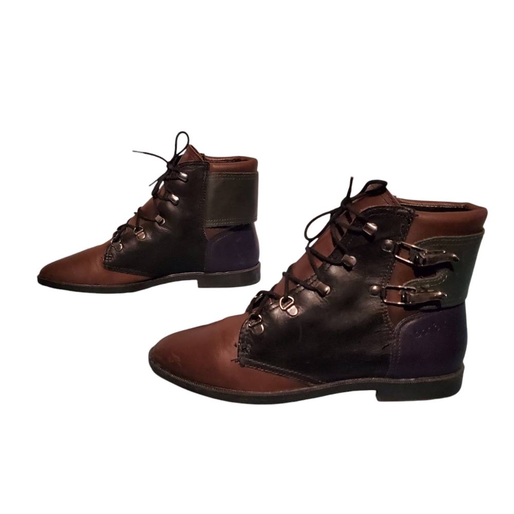 Women's Two-Tone Brown and Black Lace-Up Ankle Boots